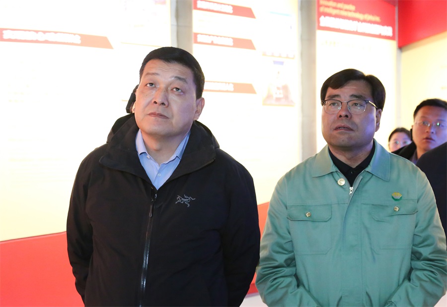 38-2023年12月，民建甘肅省委員會(huì)主任委員，全國政協(xié)委員，甘肅省政協(xié)常委，省生態(tài)環(huán)境廳廳長，省核安全局局長葛建團(tuán)蒞臨金徽股份調(diào)研。.jpg