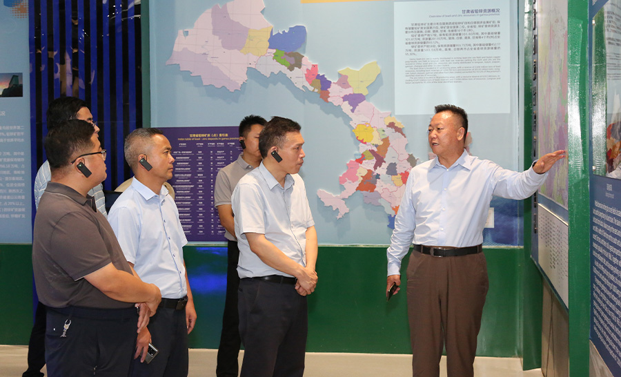 10.3-2022年08月，省科技廳副廳長牛振明蒞臨金徽股份指導(dǎo)工作。.jpg