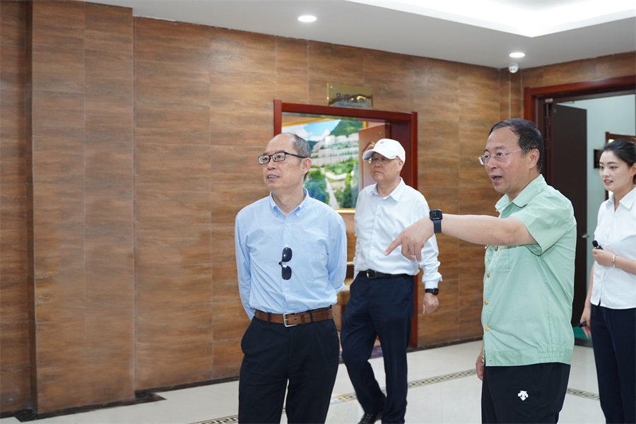 2024.06.23重慶市政協(xié)副主席、民盟市委會(huì)主委杜惠平蒞臨金徽股份調(diào)研.jpg
