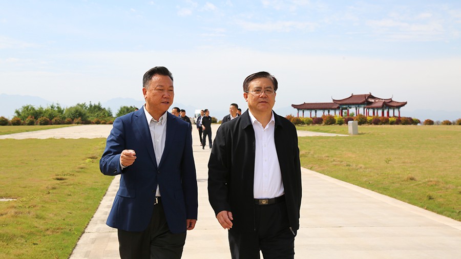 30-2021年5月，省人民檢察院黨組書記、檢察長朱玉蒞臨金徽股份調(diào)研綠色礦山建設(shè)工作。.jpg
