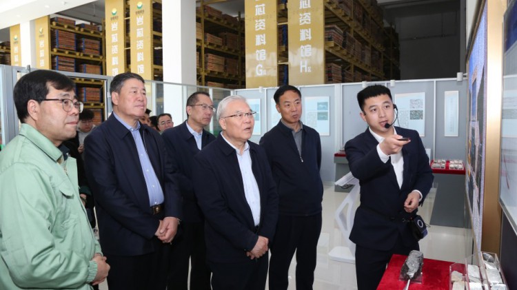 全國政協(xié)常委、省政協(xié)副主席尚勛武蒞臨金徽股份調(diào)研綠色礦山建設(shè)工作
